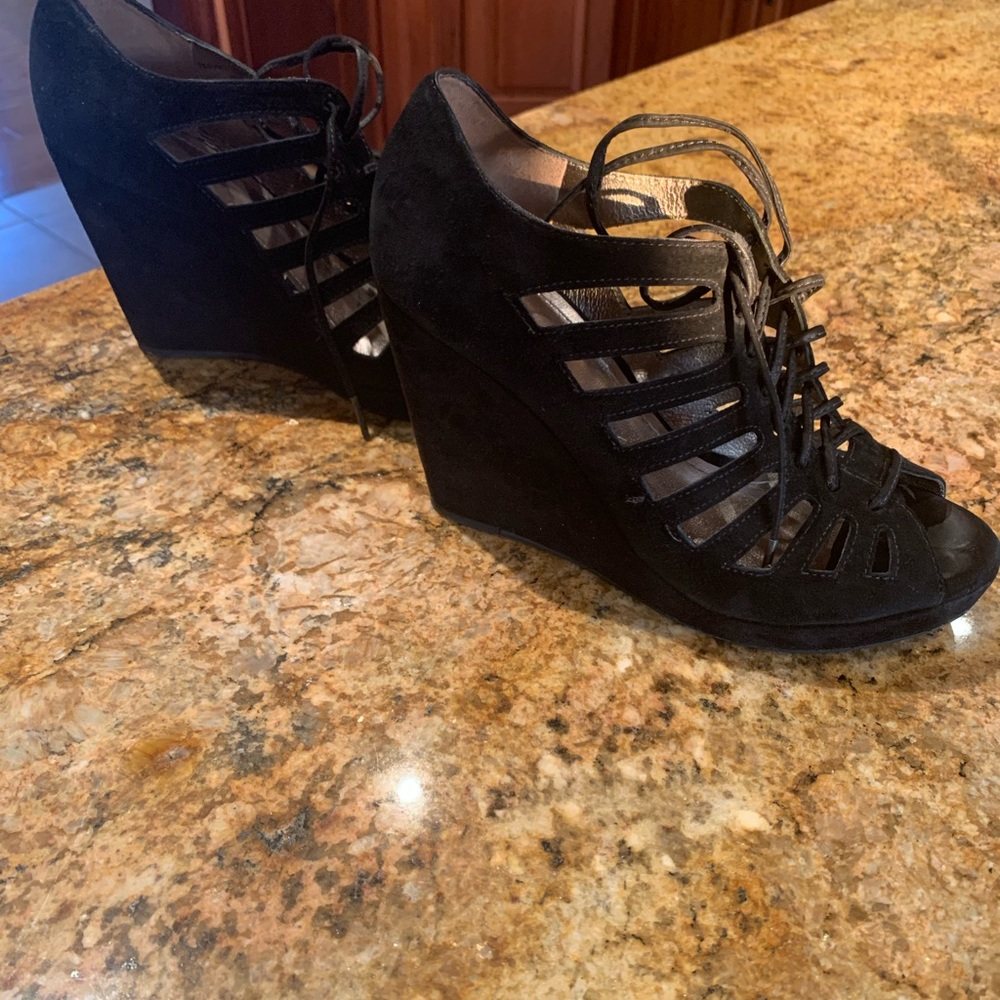 Black Wedges - image 5